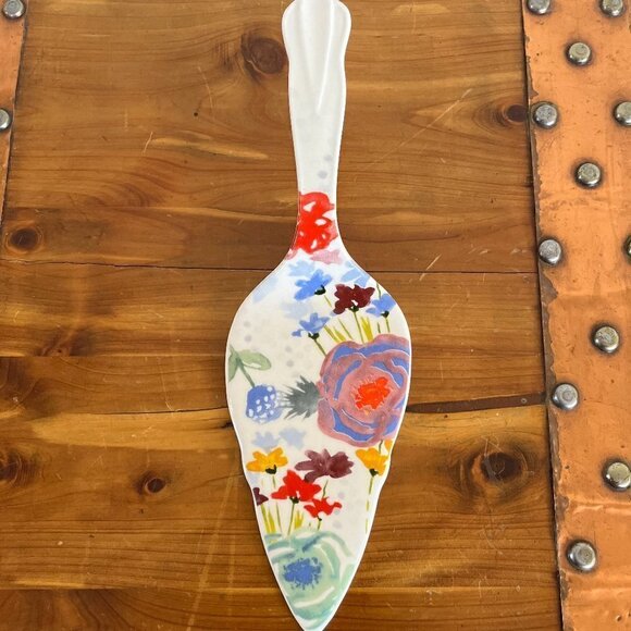 The Pioneer Woman's Celia Spring Flowers Ceramic Pie Server - Picture 1 of 5